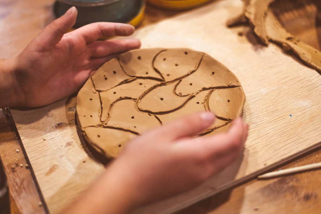 How To Make A Decorative Patterned Plate At Home Using Clay